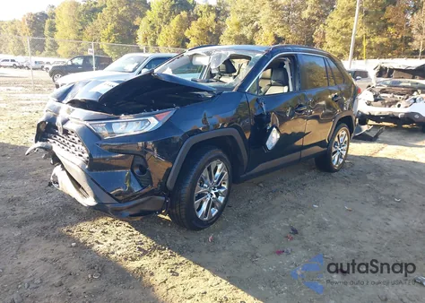 2021 Toyota Rav4 Xle Premium z USA, uszkodzony, nr VIN 2T3C1RFV5MC172349